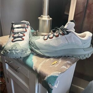 Nike Gortex tennis shoes